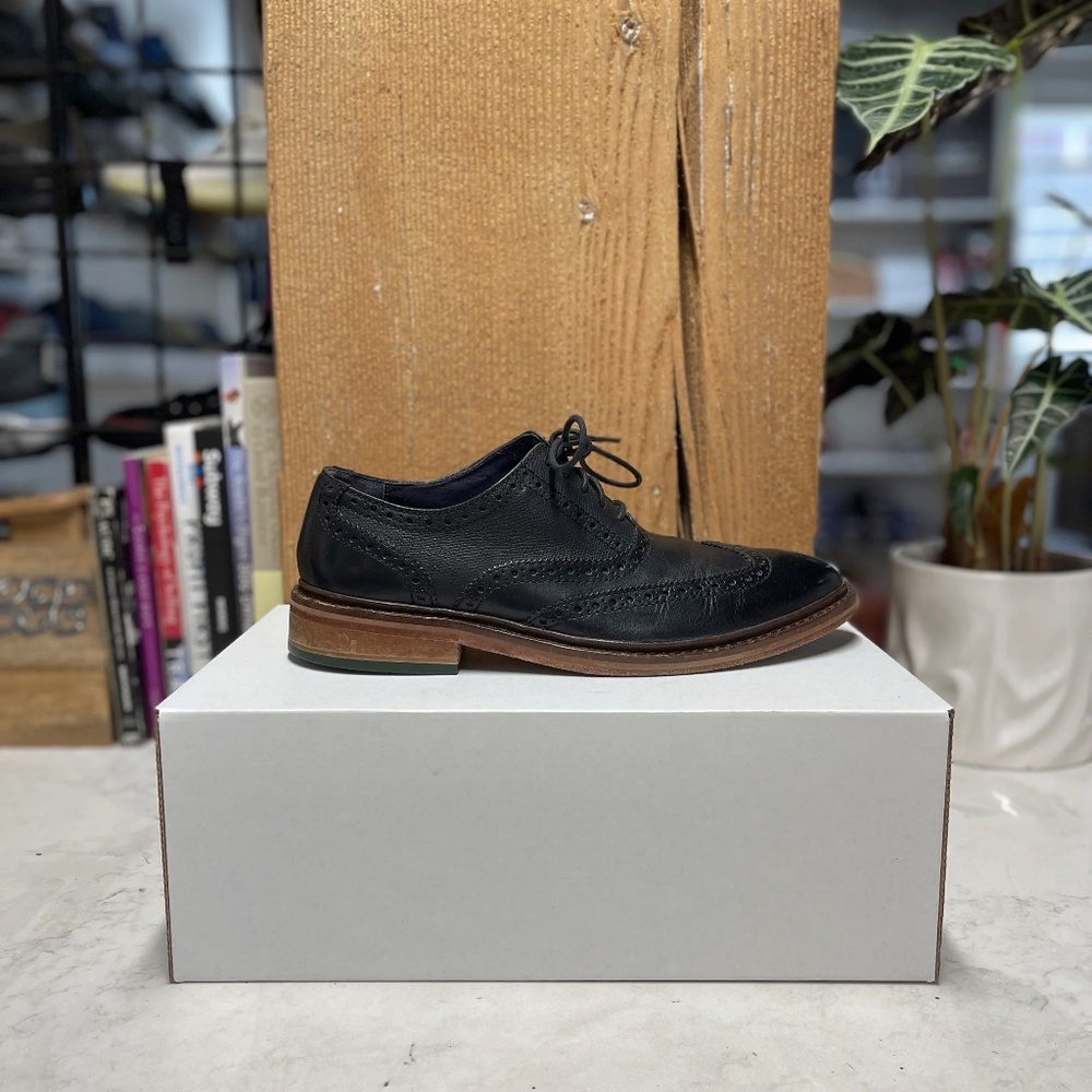 Cole Haan Black Dress Shoes. (Size 9)
